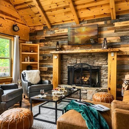 Mountainside - New Luxury Cabin-Fire Table-Hot Tub-3 Pools-Ps5-Bears Gatlinburg Eksteriør billede
