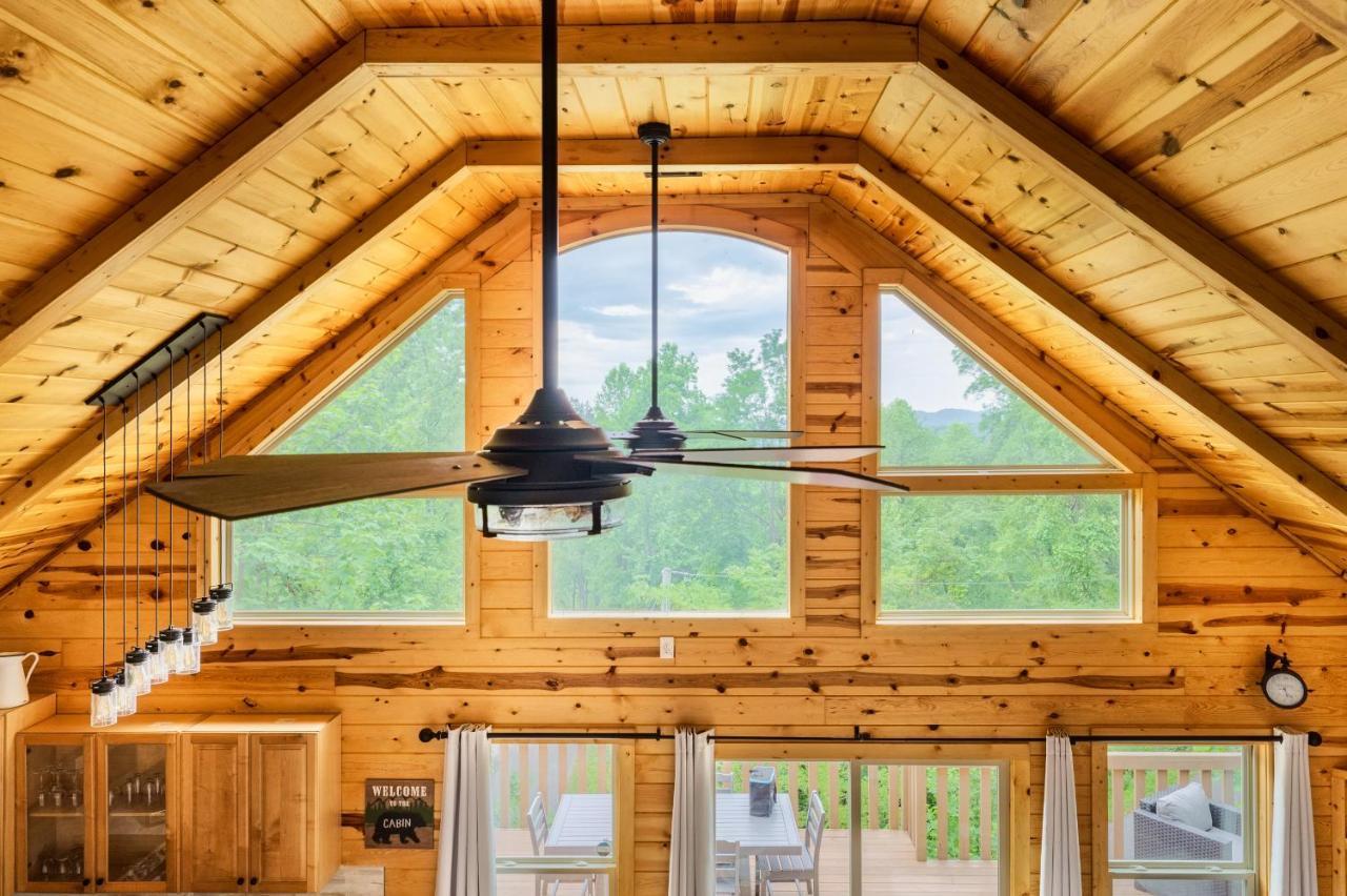 Mountainside - New Luxury Cabin-Fire Table-Hot Tub-3 Pools-Ps5-Bears Gatlinburg Eksteriør billede